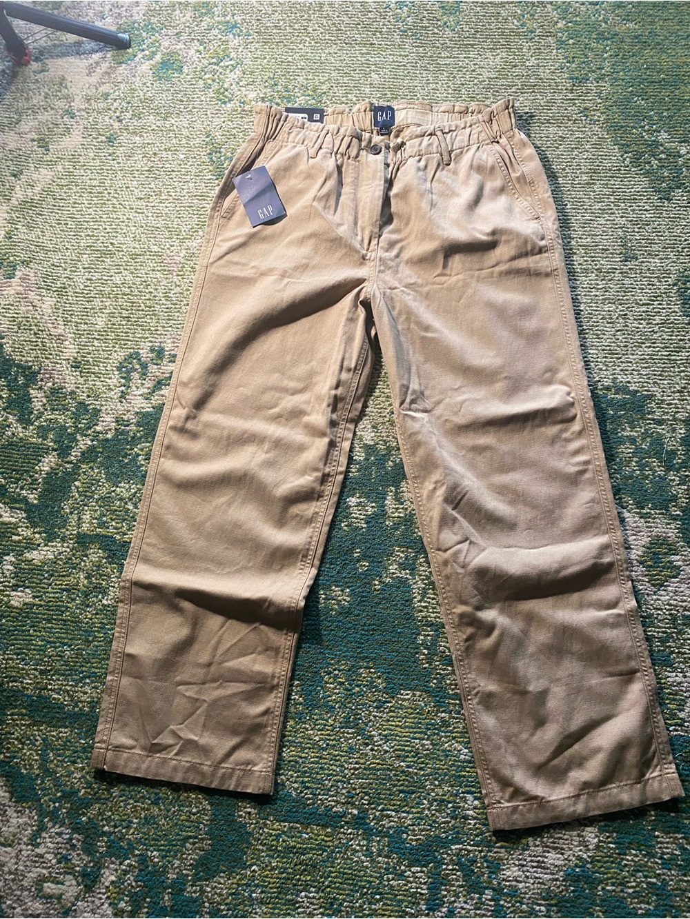 GAP women’s Khaki Elastic-Waist pants